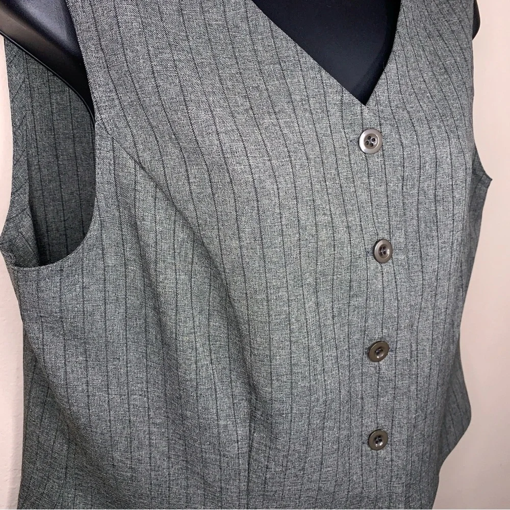 Vintage Size 12 Sag Harbor Grey Striped Vest Button Up Academia Goth Vneck